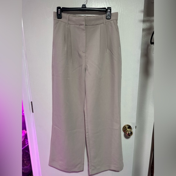 Pants - Women's
A&F Sloane Tailored Pant
SKU: 653761641